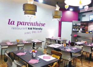 Bébés et enfants vont au resto