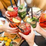 Les Français de retour en terrasse… mais avec modération