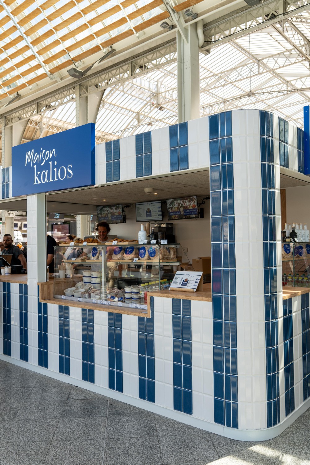 Maison Kalios s’installe à la Gare de Lyon avec une nouvelle offre de street food méditerranéenne