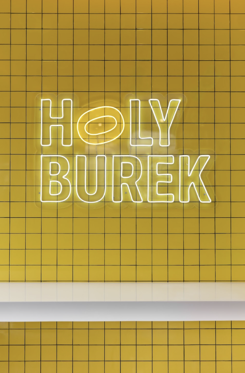 Holy Burek : le burek traditionnel fait son entrée dans la street food parisienne