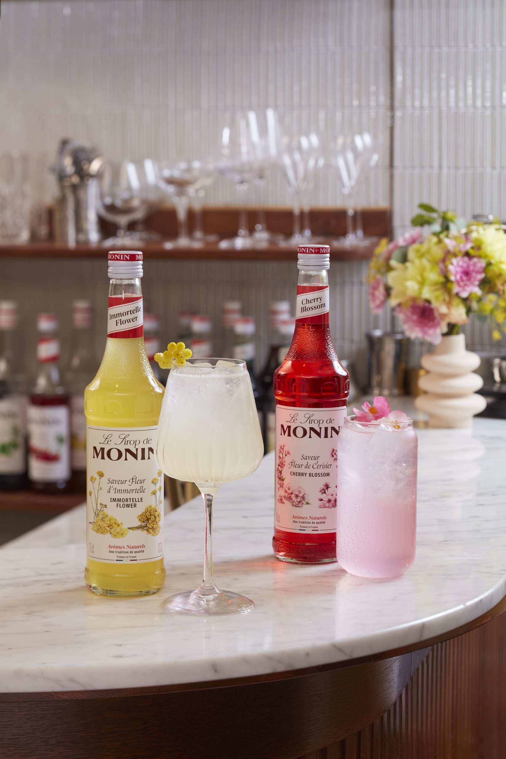 MONIN enrichit sa gamme avec deux nouveaux sirops floraux