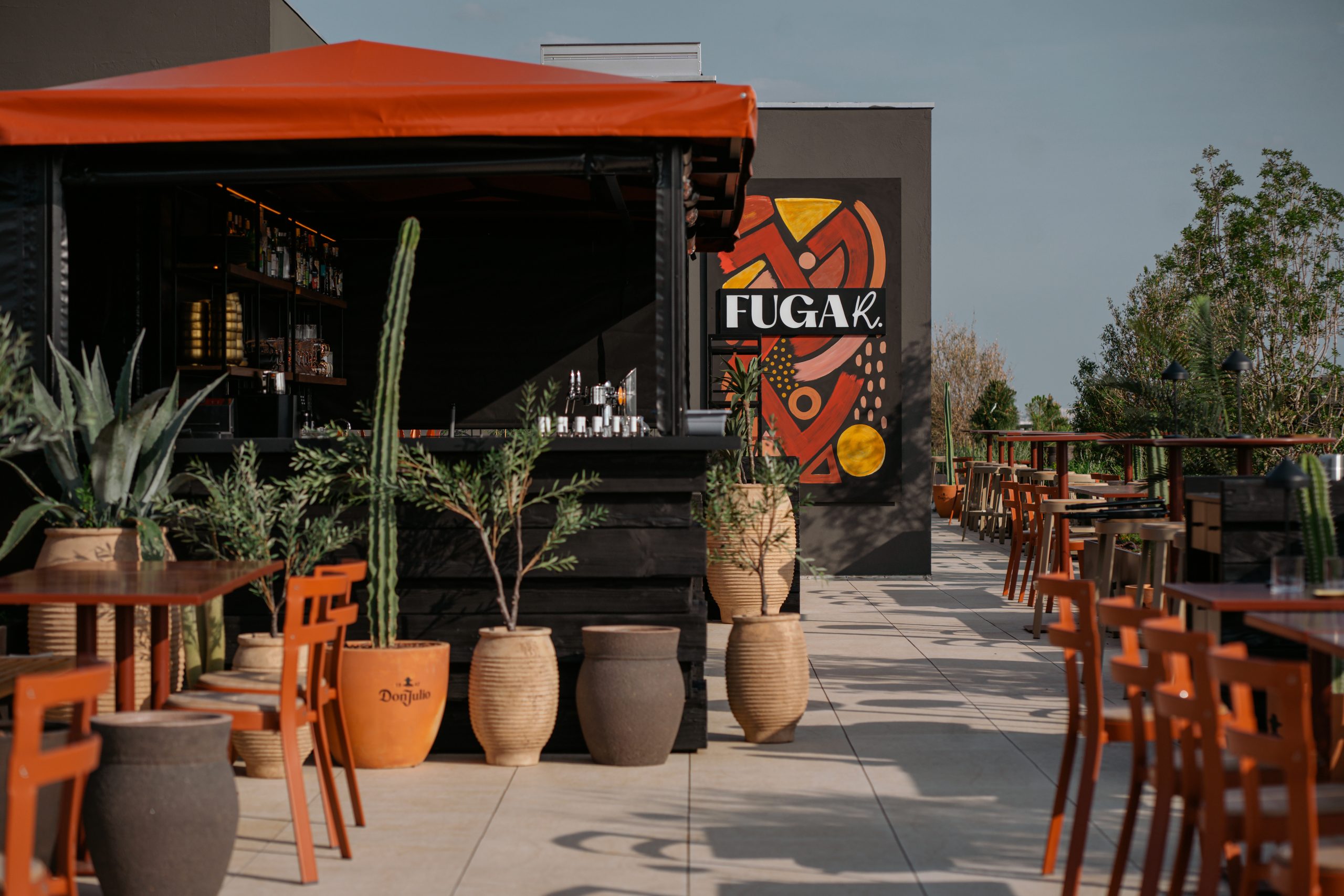 FUGA R. installe un rooftop inspiré de Lanzarote sur les toits de Paris