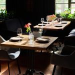Un client sur deux réduit ses dépenses au restaurant