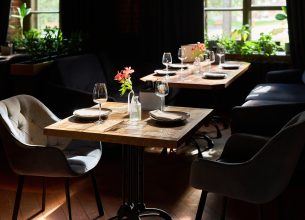 Un client sur deux réduit ses dépenses au restaurant