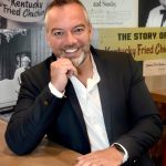 Lucas Gilliard succède à Isabelle Herman, à la tête de KFC France